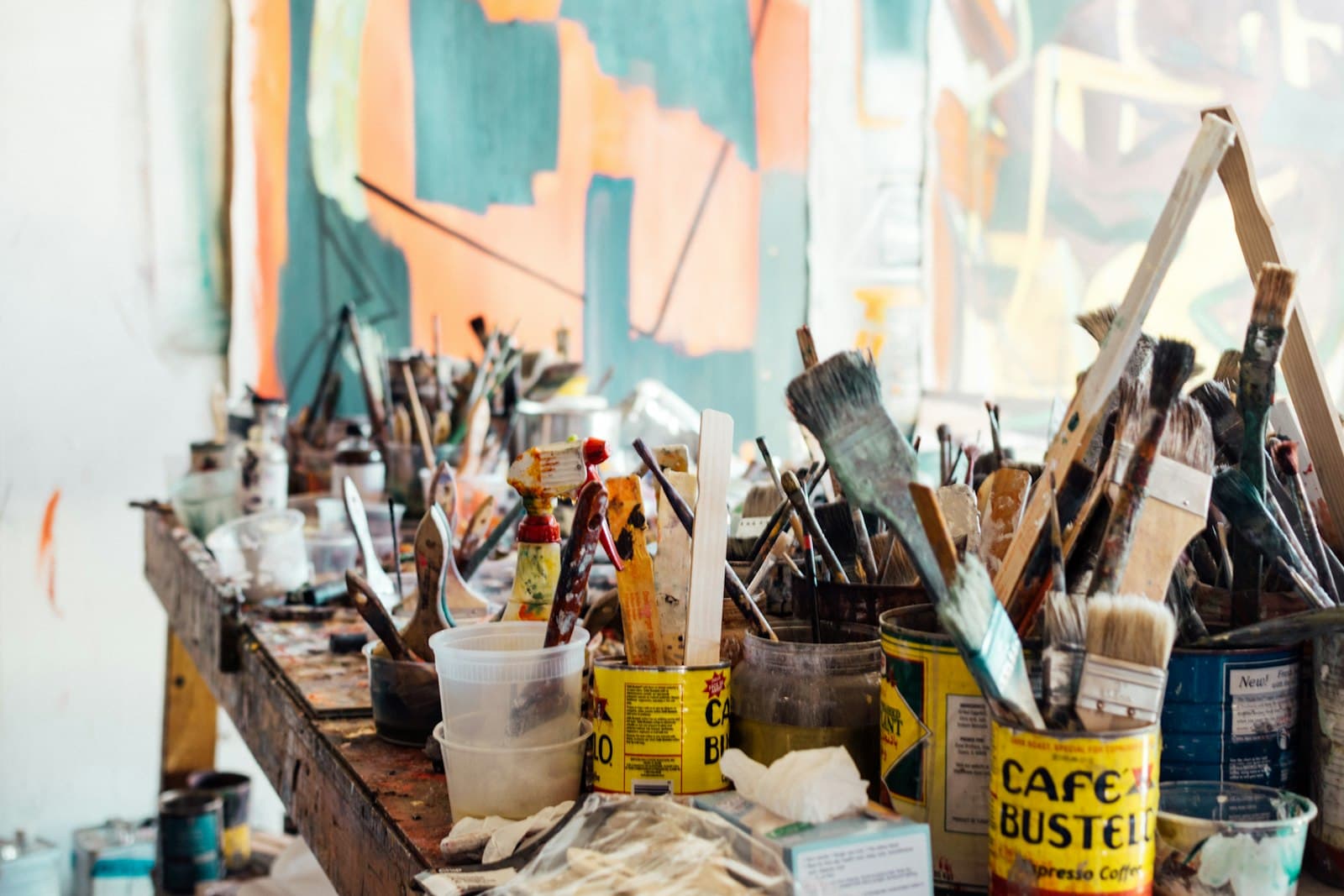 Artisan camerounais dans son atelier